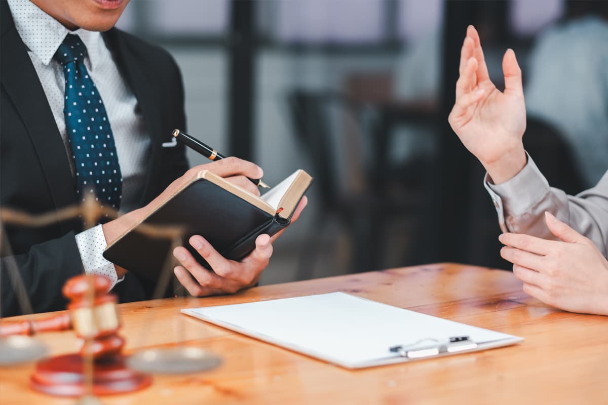 Su bufete de abogados en Ferrol